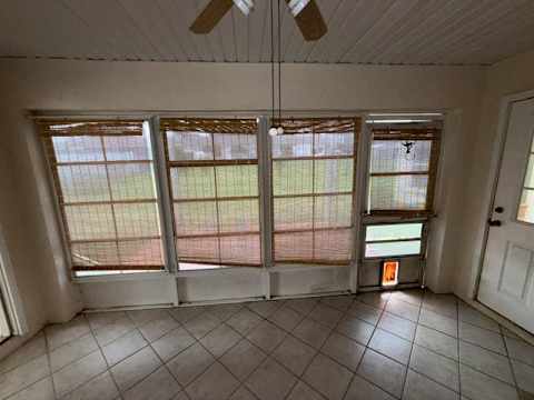 5304 SE 15th Ct — Solarium