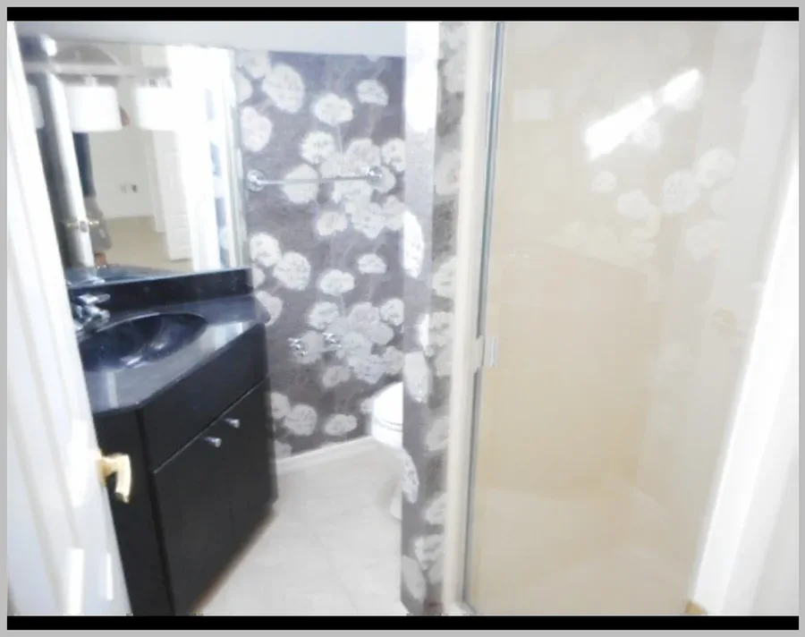 2210 SE Laurel Run Dr — Bathroom 2