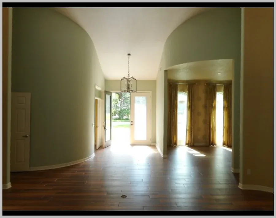 2210 SE Laurel Run Dr photo 4