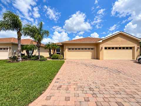 1643 Linz Ct photo 1