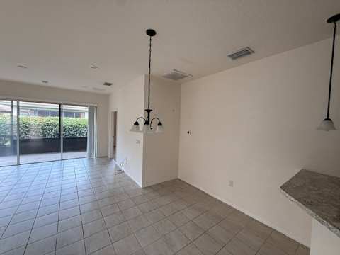 1643 Linz Ct — Dining room