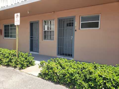 18555 NE 14 Ave Apt 502 photo 2