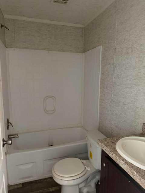 445 S Quebrada St — Bathroom 3