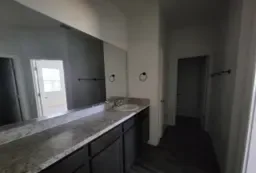 780 Consumer Street Southeast — Bathroom