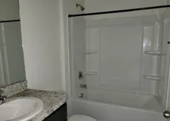 780 Consumer Street Southeast — Bathroom 2