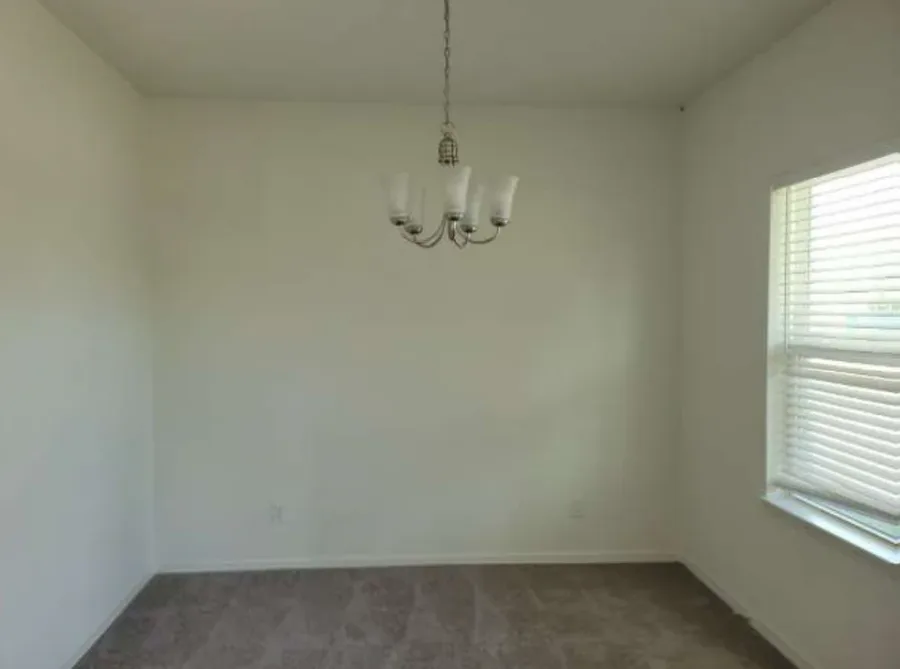 780 Consumer Street Southeast — Dining room