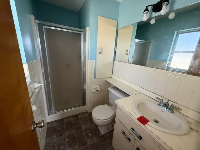 848 Wildabon Ave — Bathroom 2
