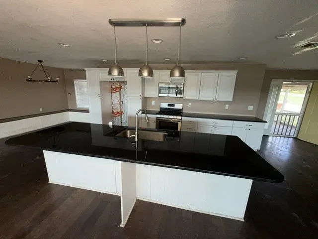 848 Wildabon Ave — Kitchen
