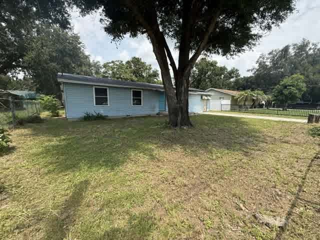 1050 Beach Ln photo 1