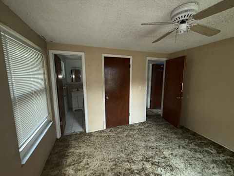 1050 Beach Ln photo 3