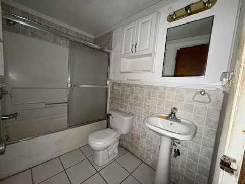 1050 Beach Ln — Photo 6