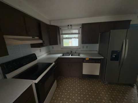 1050 Beach Ln — Photo 10