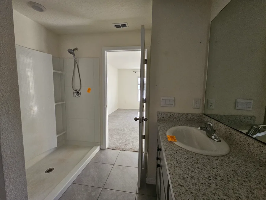 2812 Rock Sound St — Bathroom 3