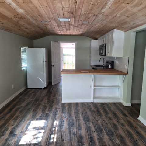 7409 Rhode Island Dr photo 4
